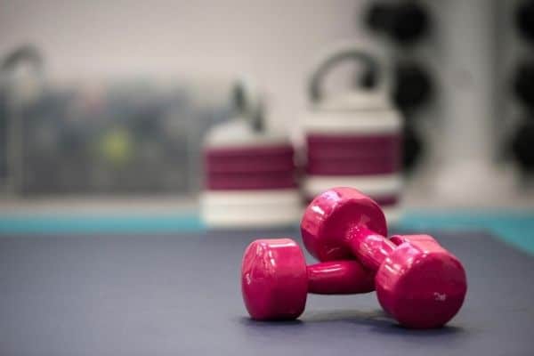 Snel buikvet afvallen? Lees de Tips 7 Krachttraining kan je effectief buikvet doen verbranden