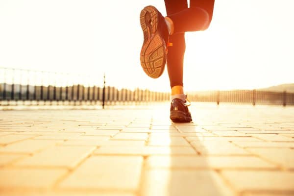 Hardlopen & wandelen om af te vallen 2 Door hardlopen kan je afvallen, maar het brengt ook risicio's met zich mee