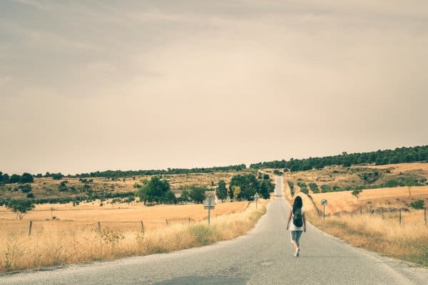 Afvallen met Wandelen: 5 manieren 2 Wandelen heeft meerede gezondheidsvoordelen zoals afvallen
