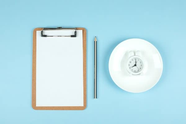 Afvallen met Intermittent Fasting of Koolhydraatarm eten? 3 Intermittent Fasting is een effectieve manier om af te vallen,