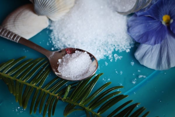 In dit artikel lees je hoe bitterzout kan helpen met afvallen