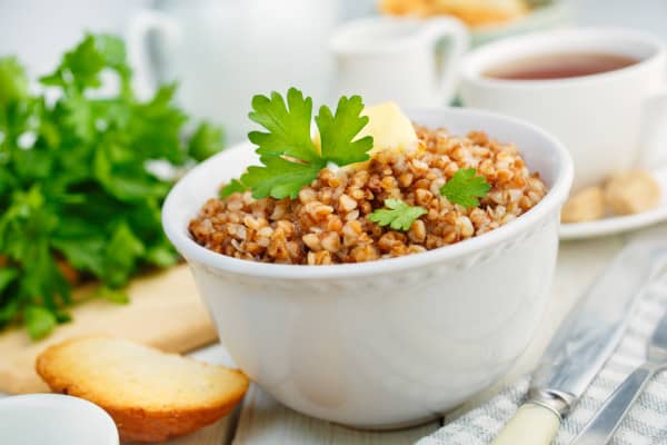 In dit artikel lees je hoe je met boekweit kan afvallen