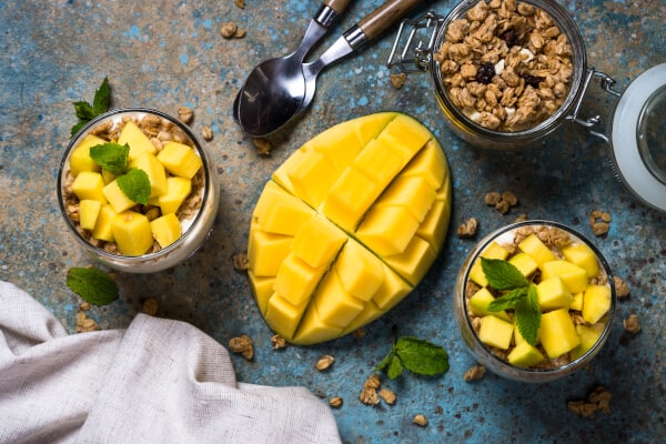 Helpt mango met afvallen? Of kan je beter geen mango eten tijdens het afslanken. Lees in dit artikel meer over wat onze diëtist te zeggen heeft over mango en afvallen.